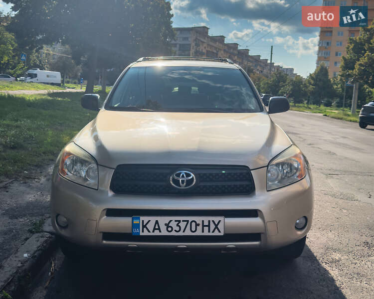 Внедорожник / Кроссовер Toyota RAV4 2007 в Киеве