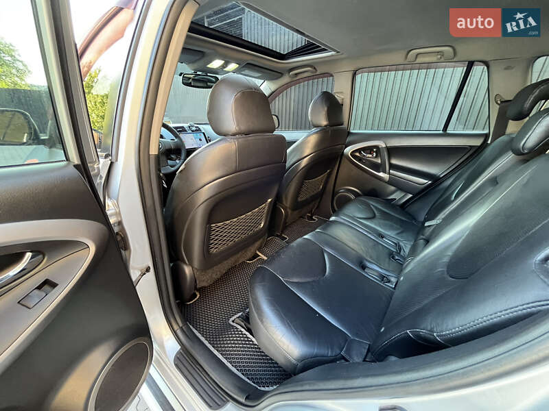 Внедорожник / Кроссовер Toyota RAV4 2007 в Казатине