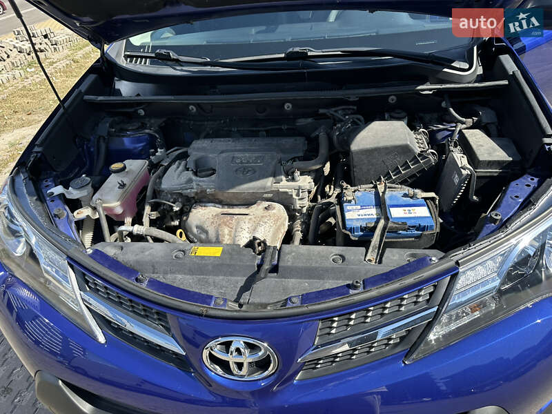 Внедорожник / Кроссовер Toyota RAV4 2015 в Киеве