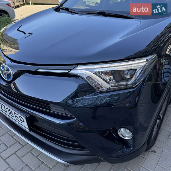 Внедорожник / Кроссовер Toyota RAV4 2017 в Житомире