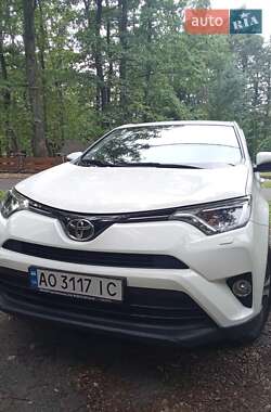 Позашляховик / Кросовер Toyota RAV4 2016 в Мукачевому