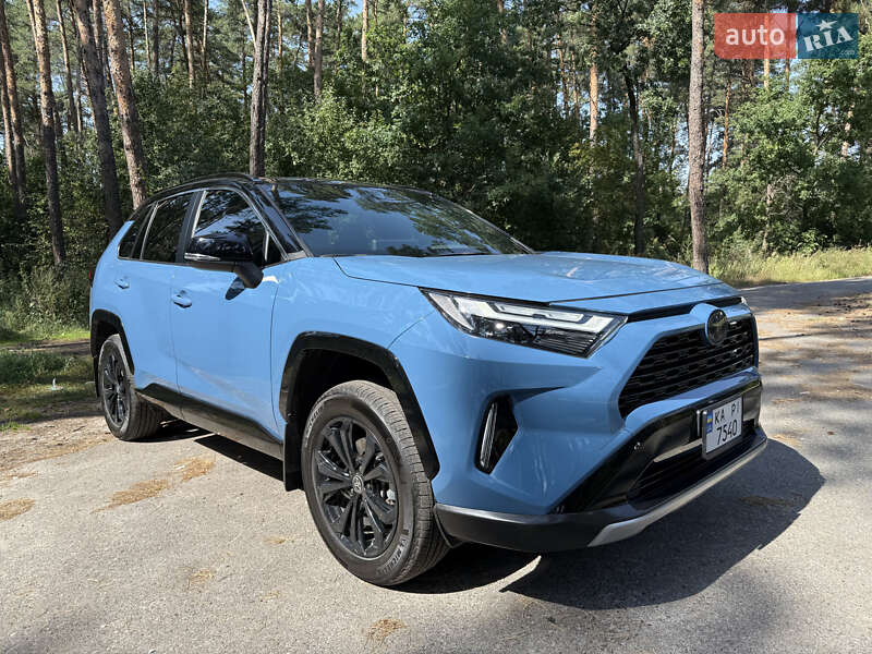 Позашляховик / Кросовер Toyota RAV4 2024 в Києві
