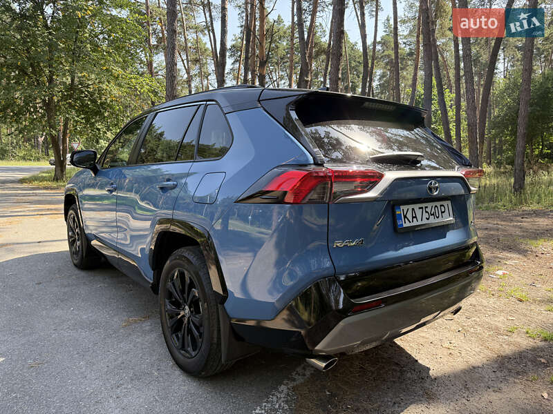 Позашляховик / Кросовер Toyota RAV4 2024 в Києві