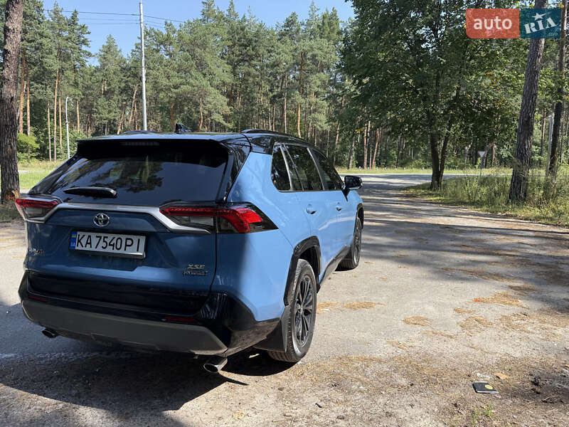 Позашляховик / Кросовер Toyota RAV4 2024 в Києві