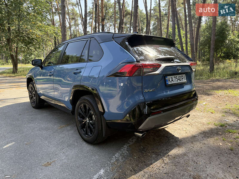 Позашляховик / Кросовер Toyota RAV4 2024 в Києві