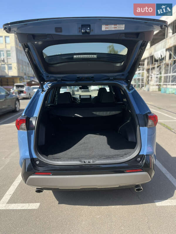 Позашляховик / Кросовер Toyota RAV4 2024 в Києві