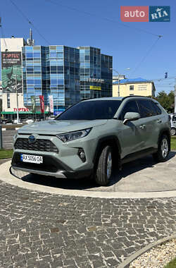 Позашляховик / Кросовер Toyota RAV4 2021 в Харкові