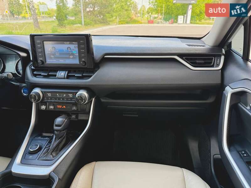 Внедорожник / Кроссовер Toyota RAV4 2019 в Киеве фото 37 Внедорожник / Кроссовер Toyota RAV4 2019 в Киеве