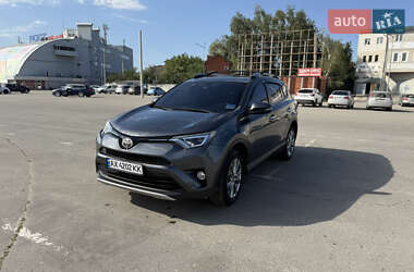 Позашляховик / Кросовер Toyota RAV4 2017 в Харкові