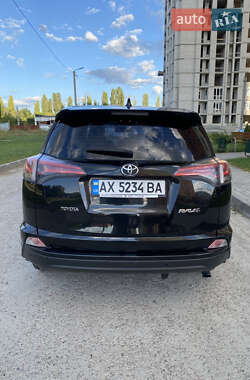 Позашляховик / Кросовер Toyota RAV4 2016 в Харкові