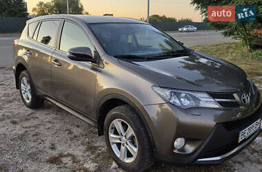 Внедорожник / Кроссовер Toyota RAV4 2013 в 