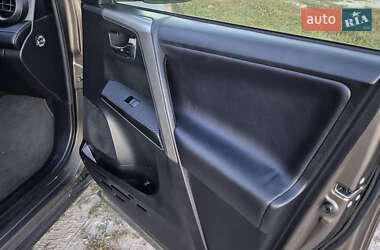 Внедорожник / Кроссовер Toyota RAV4 2013 в 