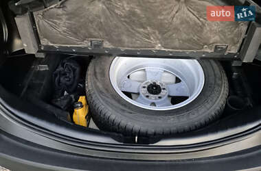 Внедорожник / Кроссовер Toyota RAV4 2013 в 
