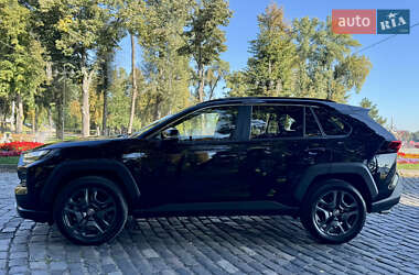 Внедорожник / Кроссовер Toyota RAV4 2024 в 