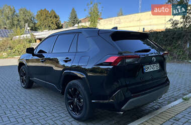 Внедорожник / Кроссовер Toyota RAV4 2022 в 