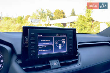 Внедорожник / Кроссовер Toyota RAV4 2022 в 