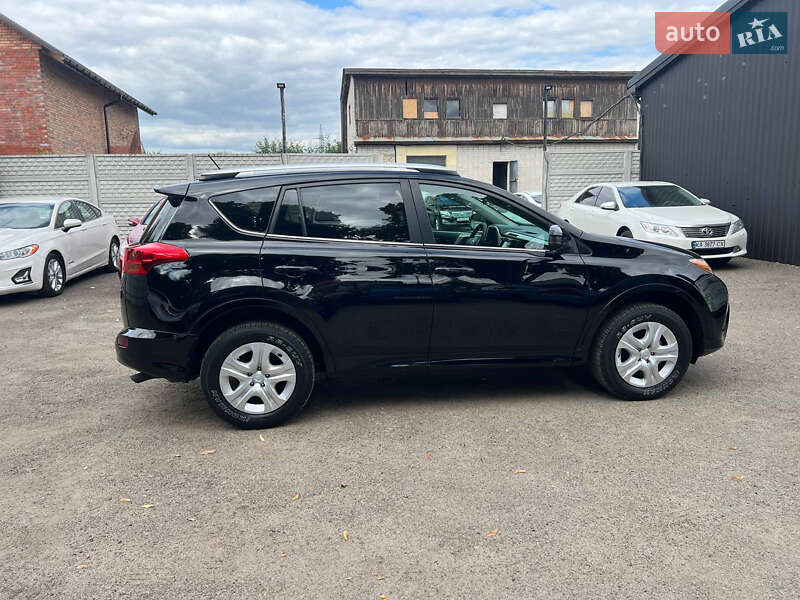 Внедорожник / Кроссовер Toyota RAV4 2015 в Чернигове
