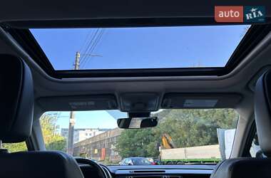 Внедорожник / Кроссовер Toyota RAV4 2016 в 