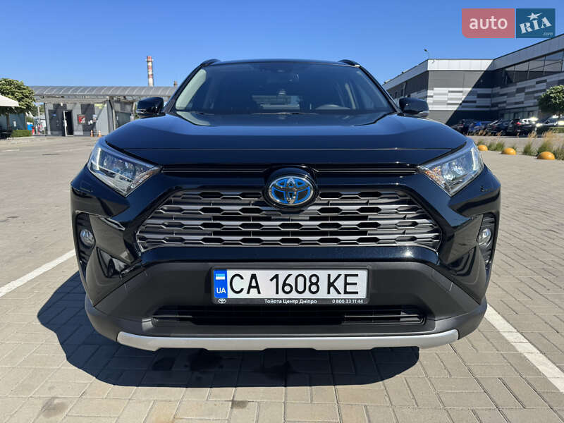 Позашляховик / Кросовер Toyota RAV4 2021 в Черкасах