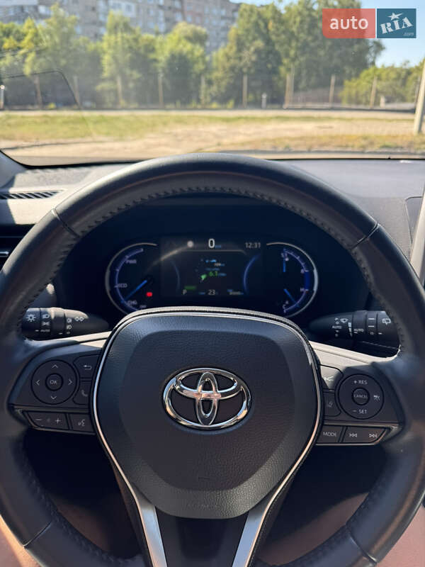Позашляховик / Кросовер Toyota RAV4 2021 в Черкасах