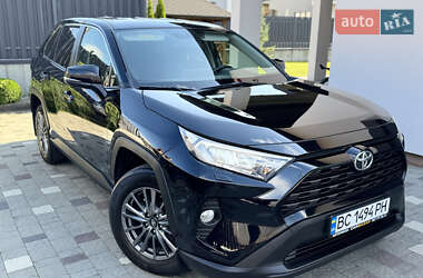 Позашляховик / Кросовер Toyota RAV4 2020 в Львові