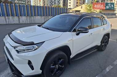 Внедорожник / Кроссовер Toyota RAV4 2018 в Киеве