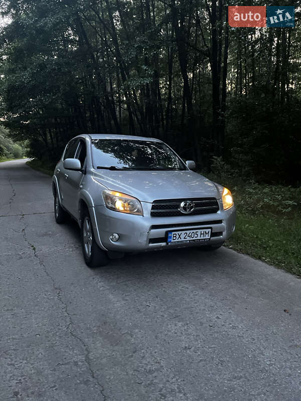 Внедорожник / Кроссовер Toyota RAV4 2008 в Славуте