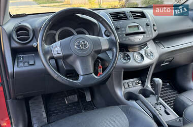 Внедорожник / Кроссовер Toyota RAV4 2006 в 