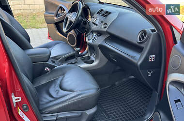 Внедорожник / Кроссовер Toyota RAV4 2006 в 