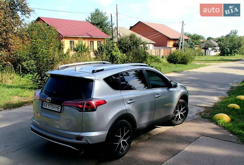 Внедорожник / Кроссовер Toyota RAV4 2016 в Харькове