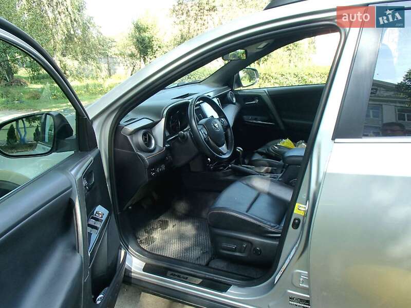 Внедорожник / Кроссовер Toyota RAV4 2016 в Харькове