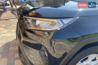 Внедорожник / Кроссовер Toyota RAV4 2021 в 