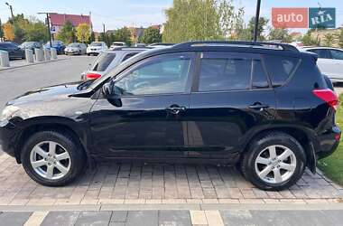 Позашляховик / Кросовер Toyota RAV4 2008 в 