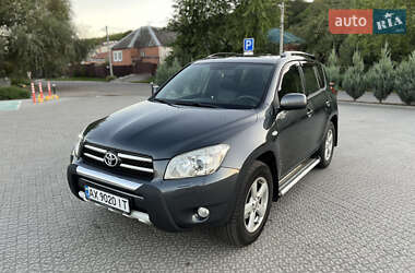 Внедорожник / Кроссовер Toyota RAV4 2006 в Полтаве