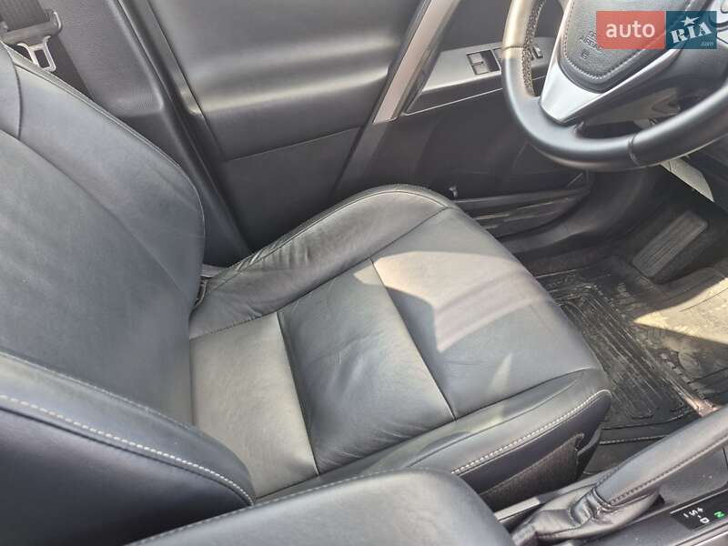 Позашляховик / Кросовер Toyota RAV4 2016 в Житомирі