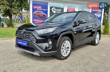 Внедорожник / Кроссовер Toyota RAV4 2020 в 