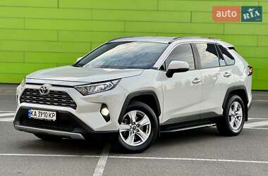 Позашляховик / Кросовер Toyota RAV4 2019 в Києві