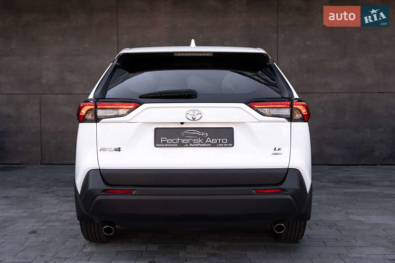 Внедорожник / Кроссовер Toyota RAV4 2022 в Киеве