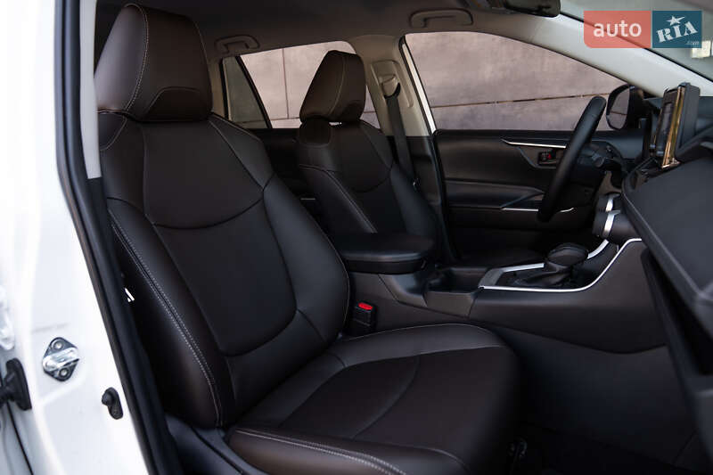 Внедорожник / Кроссовер Toyota RAV4 2022 в Киеве