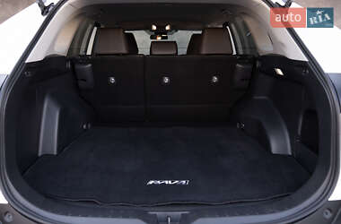 Внедорожник / Кроссовер Toyota RAV4 2022 в 