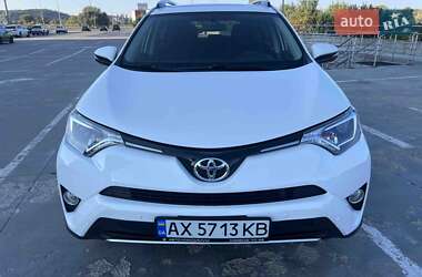 Внедорожник / Кроссовер Toyota RAV4 2016 в Киеве