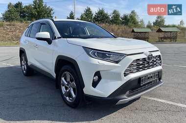 Позашляховик / Кросовер Toyota RAV4 2019 в Полтаві