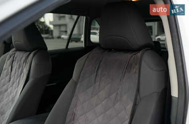 Внедорожник / Кроссовер Toyota RAV4 2018 в Киеве