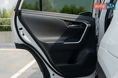 Внедорожник / Кроссовер Toyota RAV4 2018 в Киеве