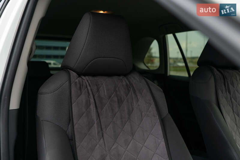 Внедорожник / Кроссовер Toyota RAV4 2018 в Киеве фото 28 Внедорожник / Кроссовер Toyota RAV4 2018 в Киеве