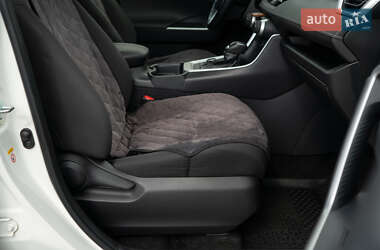 Внедорожник / Кроссовер Toyota RAV4 2018 в Киеве