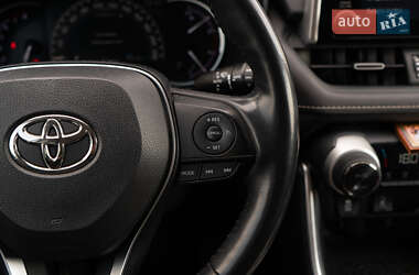 Внедорожник / Кроссовер Toyota RAV4 2018 в Киеве