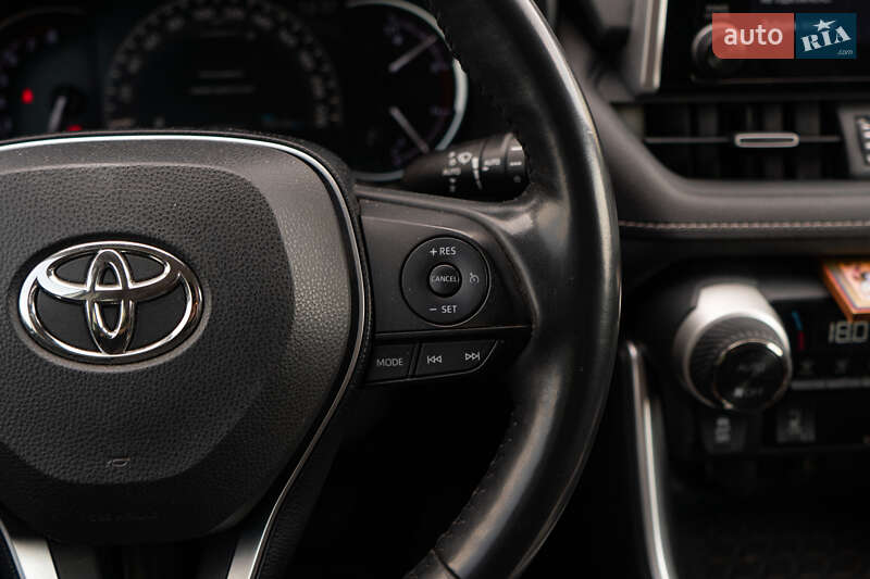 Внедорожник / Кроссовер Toyota RAV4 2018 в Киеве фото 35 Внедорожник / Кроссовер Toyota RAV4 2018 в Киеве