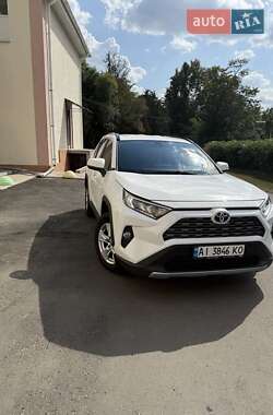 Внедорожник / Кроссовер Toyota RAV4 2019 в Тростянце