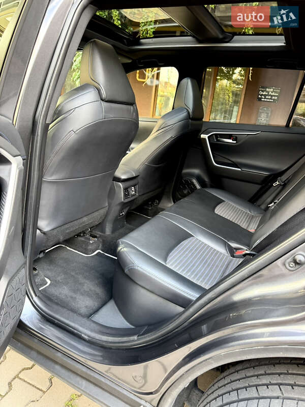 Позашляховик / Кросовер Toyota RAV4 2020 в Києві
